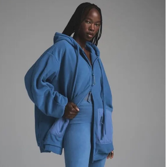 SKIMS Tops - SKIMS FLEECE LOUNGE OVERSIZED ZIP UP HOODIE IN AZURE XS
